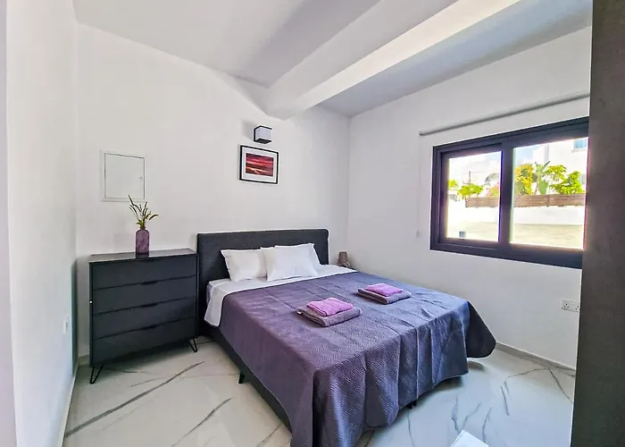 Giorgis Luxury Ajía Nápa